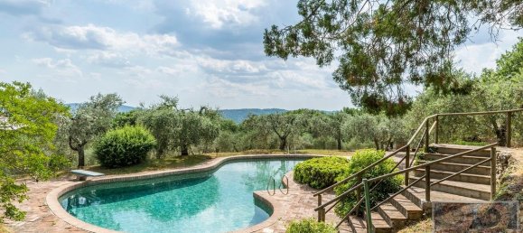 Дом с 8 спальнями в Лучиньяно, Италия № 385 2