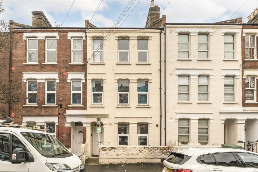 2 bedrooms Apartment in London, United Kingdom No. 12803