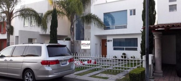 Casa de 3 dormitorios en Querétaro, Mexico No. 185497 2