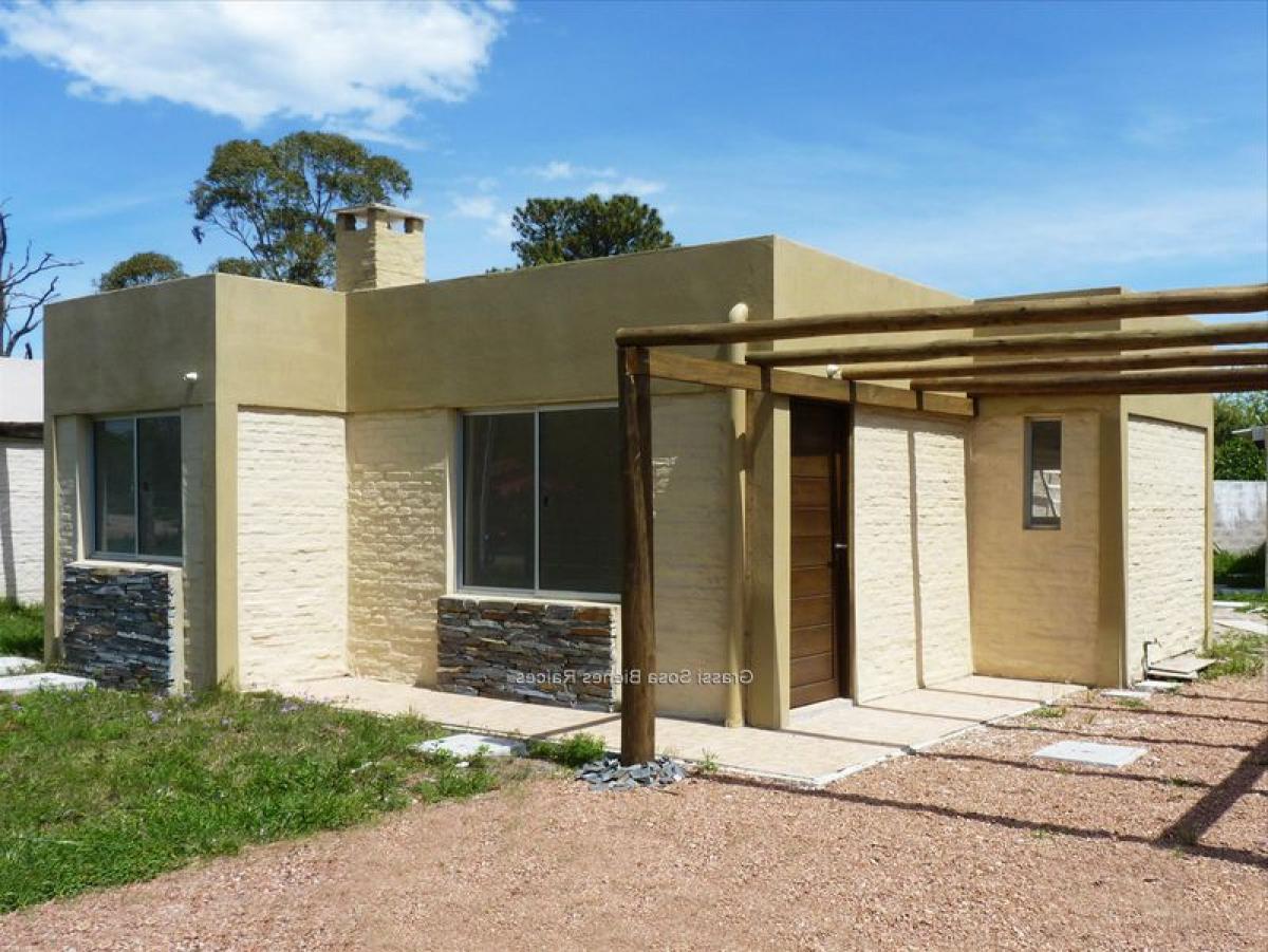 2 bedrooms House in Canelones, Uruguay No. 4115