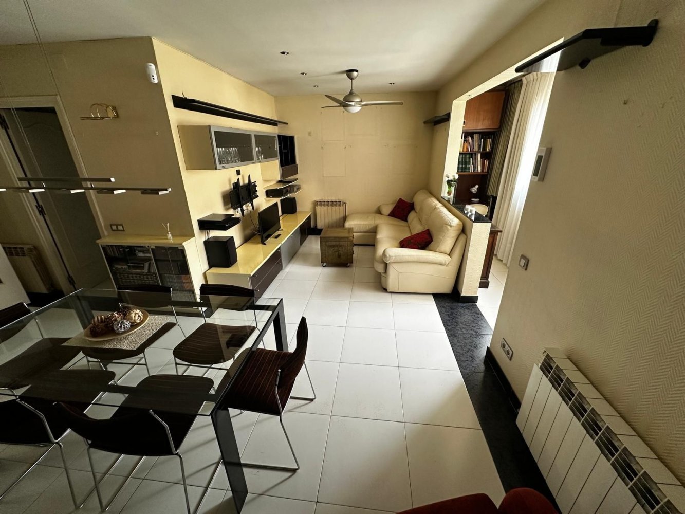 Apartamento de 4 dormitorios en Sants-Montjuïc, Spain No. 134759