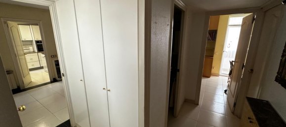 Apartamento de 4 dormitorios en Sants-Montjuïc, Spain No. 134759 27