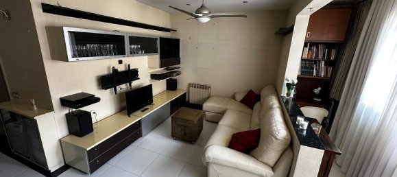 Apartamento de 4 dormitorios en Sants-Montjuïc, Spain No. 134759 3