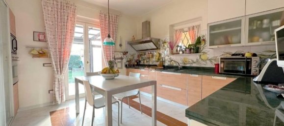 Villa de 3 dormitorios en Carrara, Italy No. 166495 14