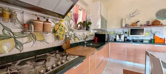 Villa de 3 dormitorios en Carrara, Italy No. 166495 11