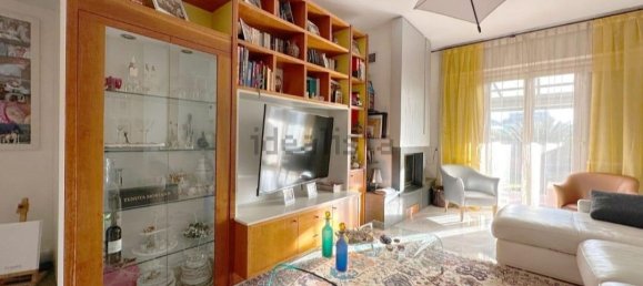 Villa de 3 dormitorios en Carrara, Italy No. 166495 7