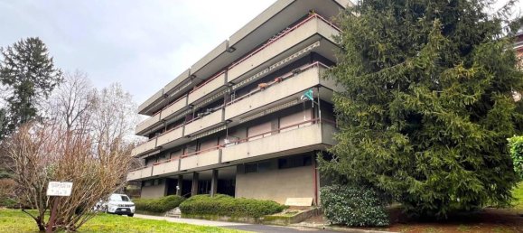 3 rooms Apartment in Como, Italy No. 36887 2