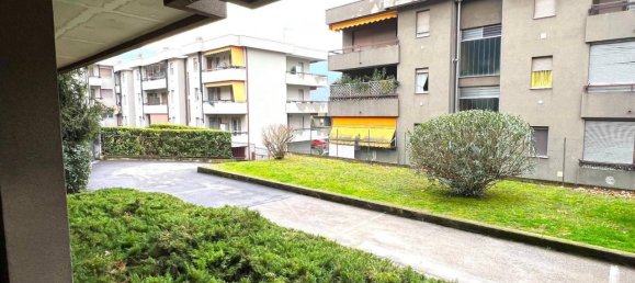 3 rooms Apartment in Como, Italy No. 36887 22