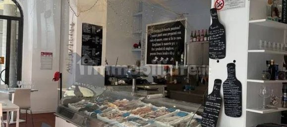 5 rooms Commercial property in Pisa, Italy No. 351336 3