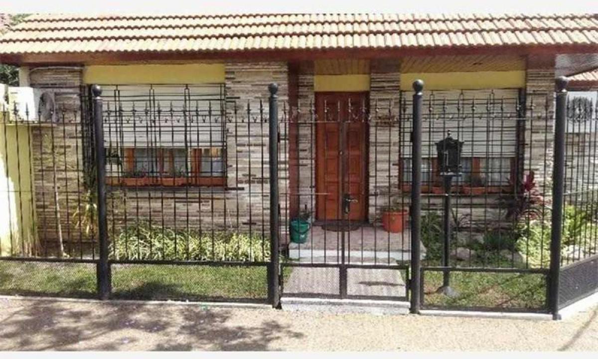 2 bedrooms House in Quilmes, Argentina No. 7319