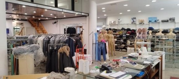 1 room Commercial property in Abano Terme, Italy No. 319617 3