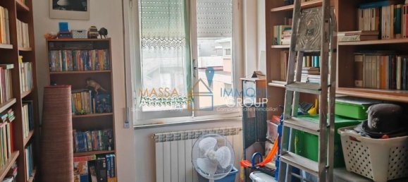 5 rooms Apartment in Massa, Italy No. 188913 16