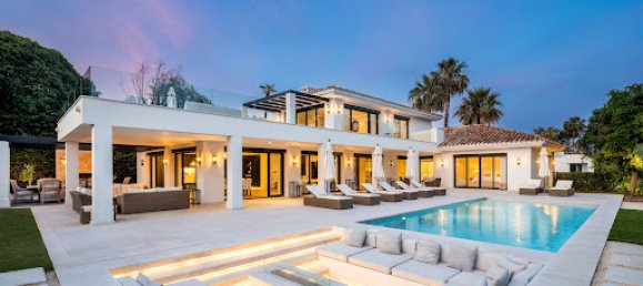 5 bedrooms Villa in Marbella, Spain No. 136719 18