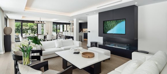 5 bedrooms Villa in Marbella, Spain No. 136719 21