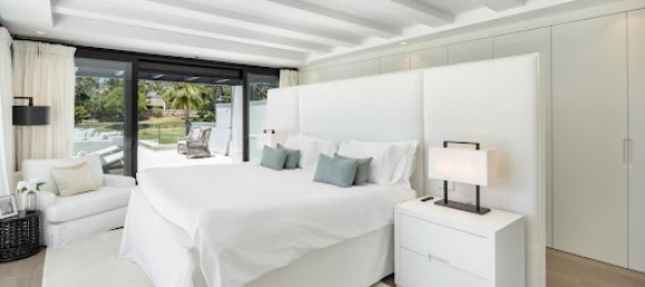 5 bedrooms Villa in Marbella, Spain No. 136719 24