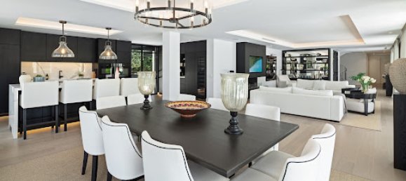 5 bedrooms Villa in Marbella, Spain No. 136719 6