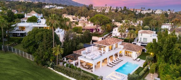 5 bedrooms Villa in Marbella, Spain No. 136719 27