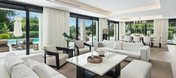 5 bedrooms Villa in Marbella, Spain No. 136719 11