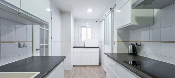 Apartamento de 3 dormitorios en San Luis de Sabinillas, Spain No. 148386 8