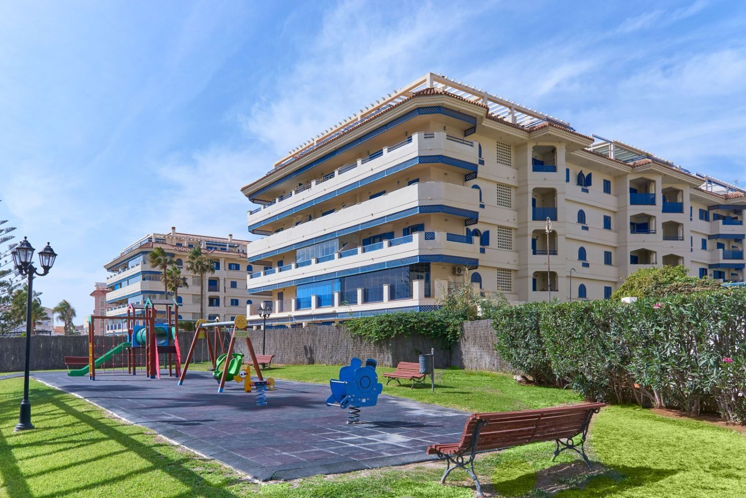 Apartamento de 3 dormitorios en San Luis de Sabinillas, Spain No. 148386