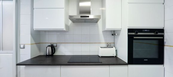 Apartamento de 3 dormitorios en San Luis de Sabinillas, Spain No. 148386 9