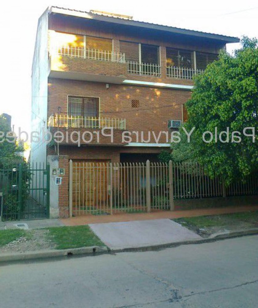 4 غرف نوم منزل في Moron, Argentina رقم 16856