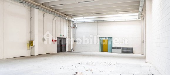 5 rooms Commercial property in Isola Rizza, Italy No. 157369 18