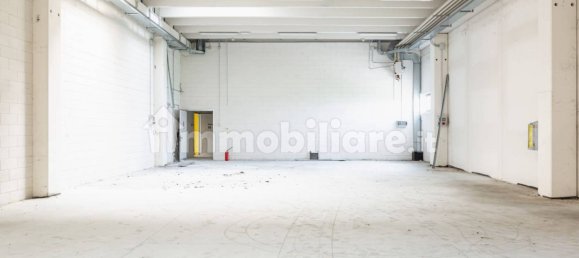 5 rooms Commercial property in Isola Rizza, Italy No. 157369 10