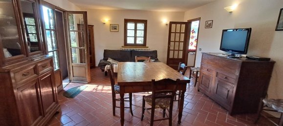 4 bedrooms House in Montescudaio, Italy No. 52319 17