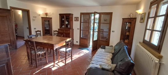 4 bedrooms House in Montescudaio, Italy No. 52319 13