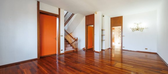 8غرفة شقة في Moncalieri, Italy رقم 97940 4