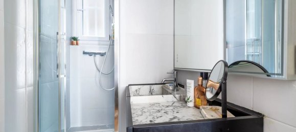 3 bedrooms Apartment in Paris, France No. 174682 7