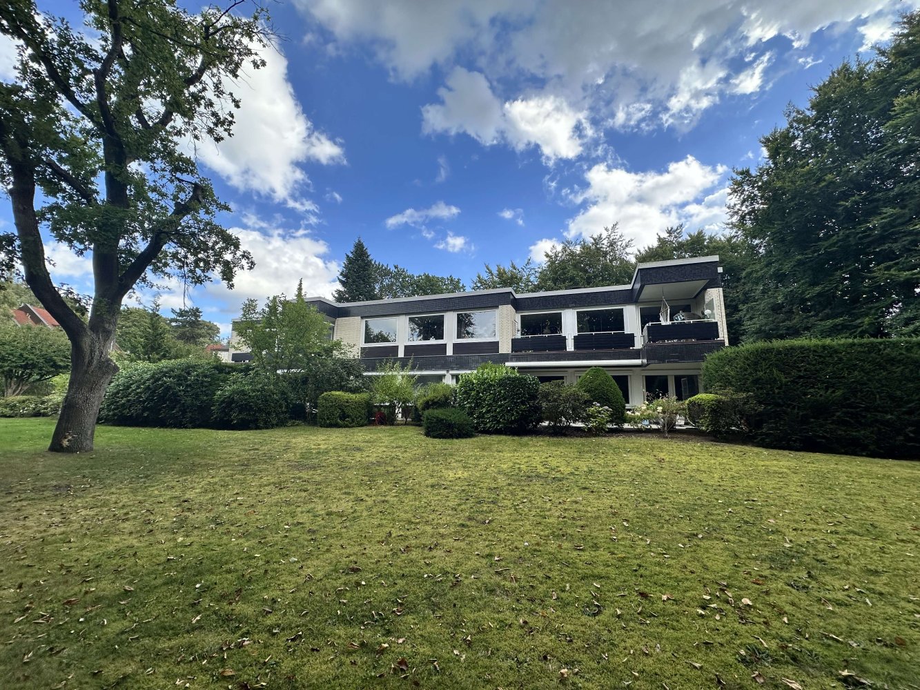 Квартира с 2 спальнями в Вандсбек, Германия № 366935