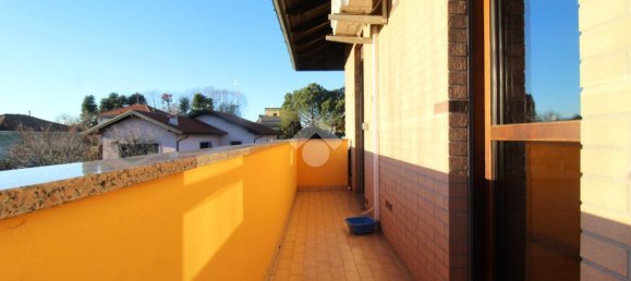 Villa de 4 divisões em Rescaldina, Italy N.º 2127 5