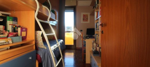 Villa de 4 divisões em Rescaldina, Italy N.º 2127 4