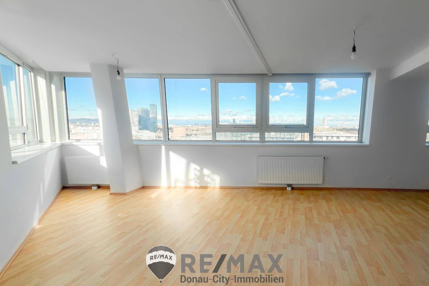 Квартира с 4 комнатами в Зиммеринг, Австрия № 152099