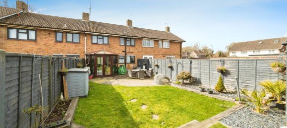 3 bedrooms House in Crawley, United Kingdom No. 6261 15