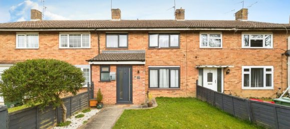 3 bedrooms House in Crawley, United Kingdom No. 6261 4