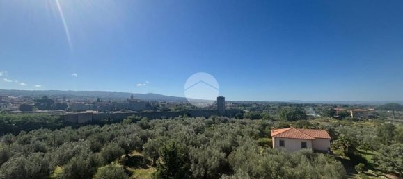 3 Schlafzimmer Wohnung in Viterbo, Italy, Nr. 358752 7