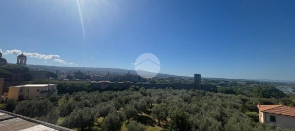 3 Schlafzimmer Wohnung in Viterbo, Italy, Nr. 358752 5