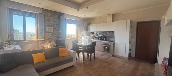 3 Schlafzimmer Wohnung in Viterbo, Italy, Nr. 358752 3