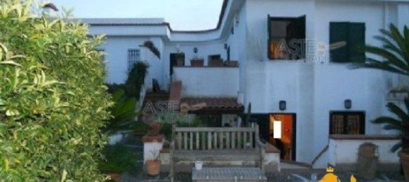 Villa de 11 divisões em Giugliano in Campania, Italy N.º 13790 2