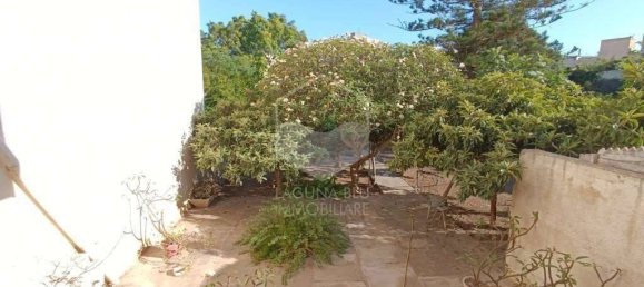 4 bedrooms House in Marsala, Italy No. 84294 9