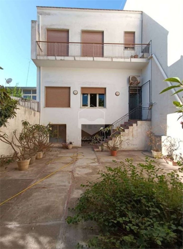 4 bedrooms House in Marsala, Italy No. 84294