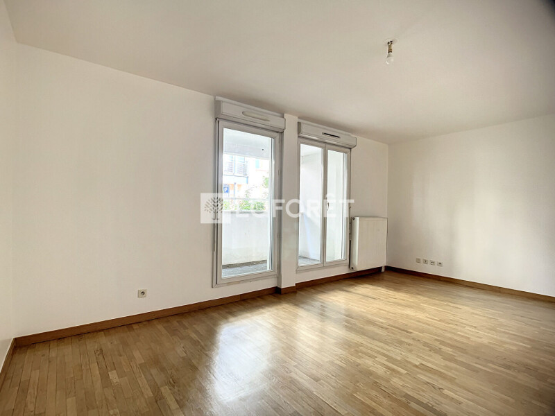 1 bedroom Apartment in Villejuif, France No. 182161