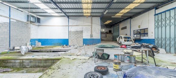 300m² Warehouse in Vinha da Rainha, Portugal No. 66050 13