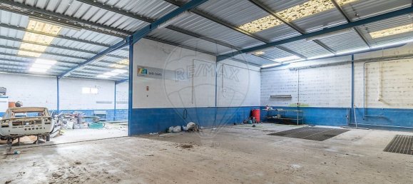 300m² Warehouse in Vinha da Rainha, Portugal No. 66050 9