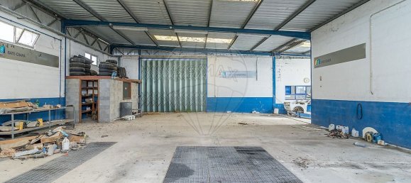 300m² Warehouse in Vinha da Rainha, Portugal No. 66050 8