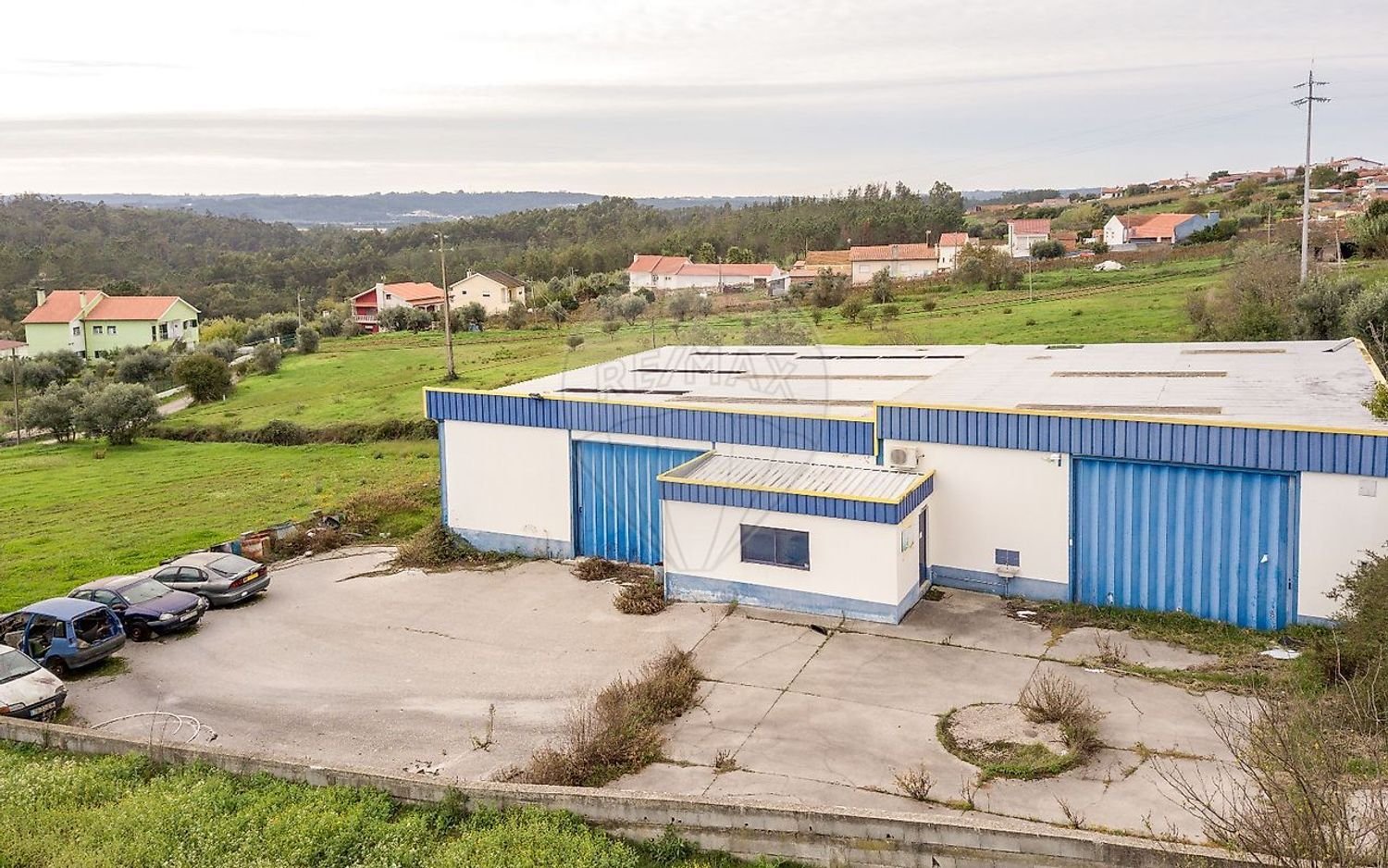 300m² Warehouse in Vinha da Rainha, Portugal No. 66050