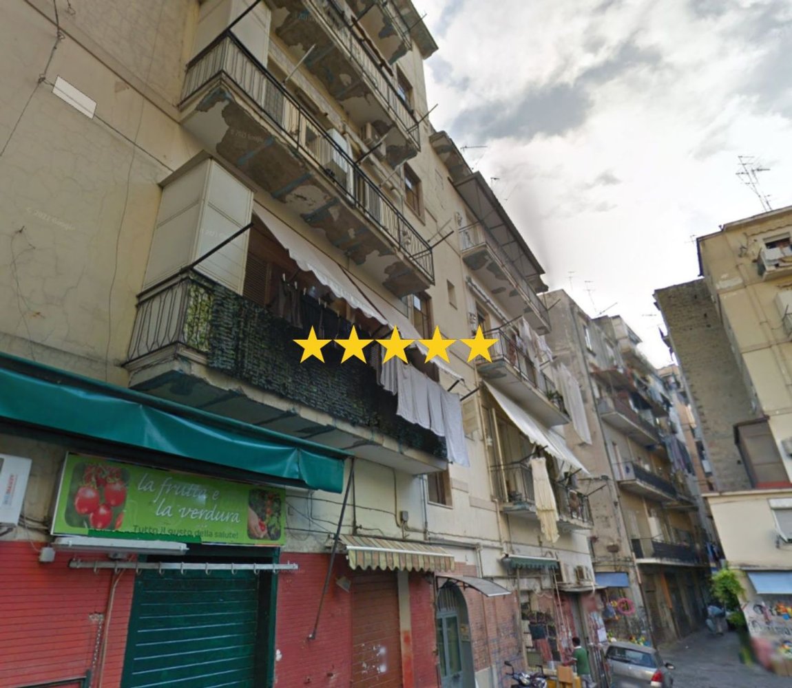 4-salle Appartement à Naples, Italy No. 224637